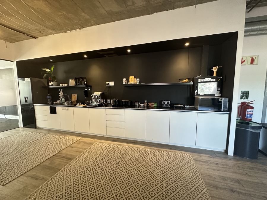 To Let commercial Property for Rent in Green Point Western Cape